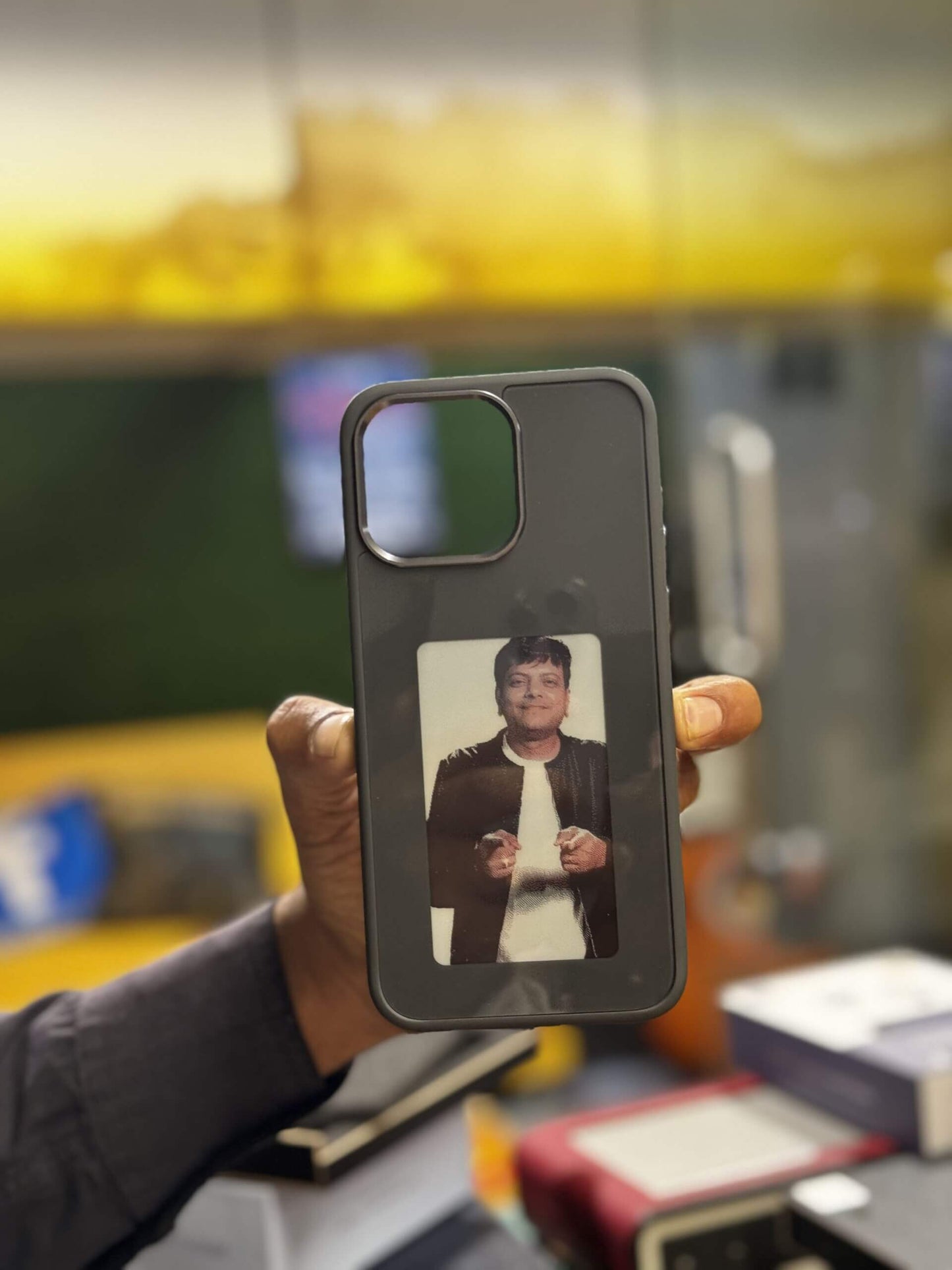Smart Magic NFC iPhone photo Case - E Ink Technology - iPhone 16 series
