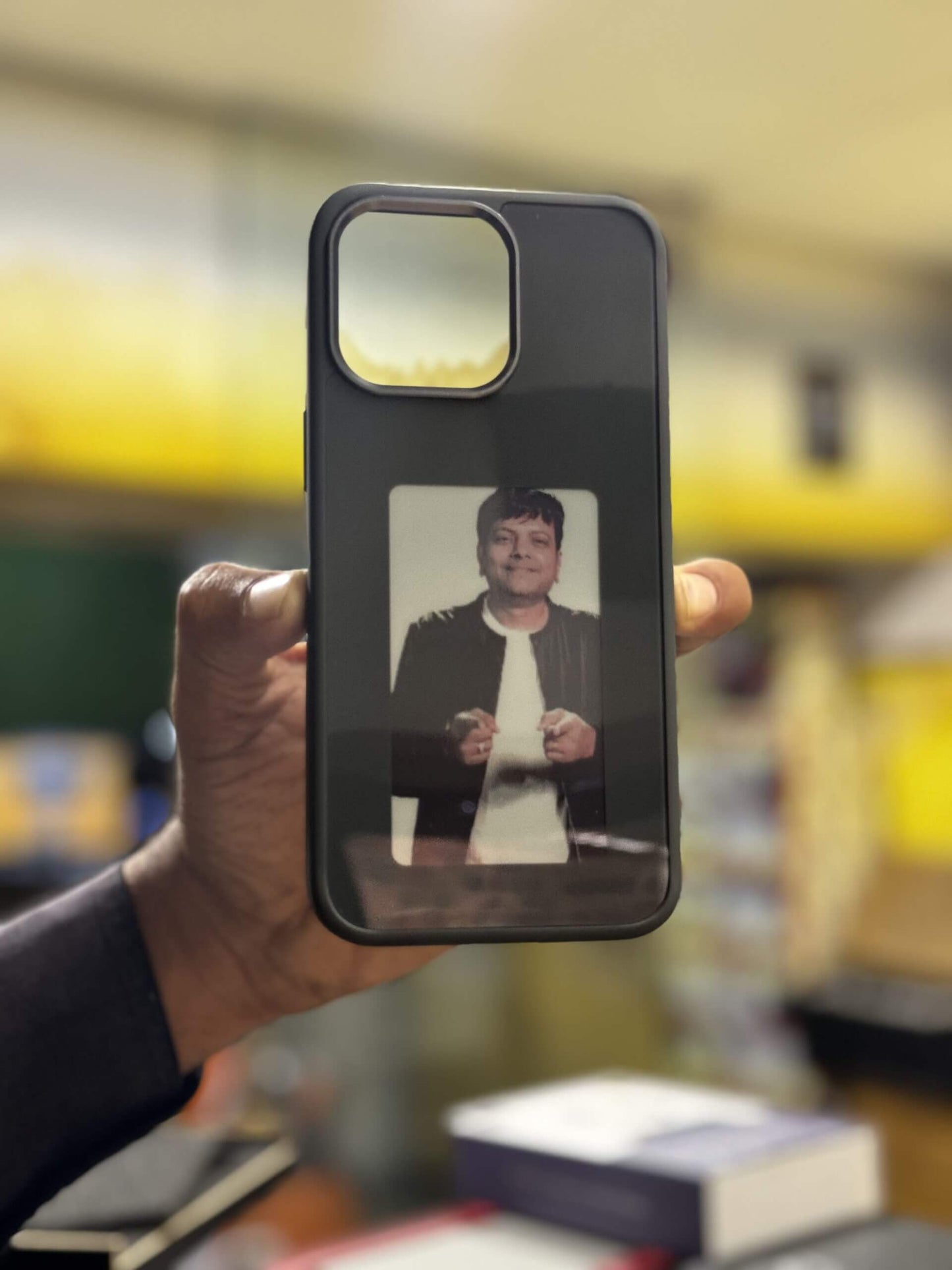 Smart Magic NFC iPhone photo Case - E Ink Technology - iPhone 16 series