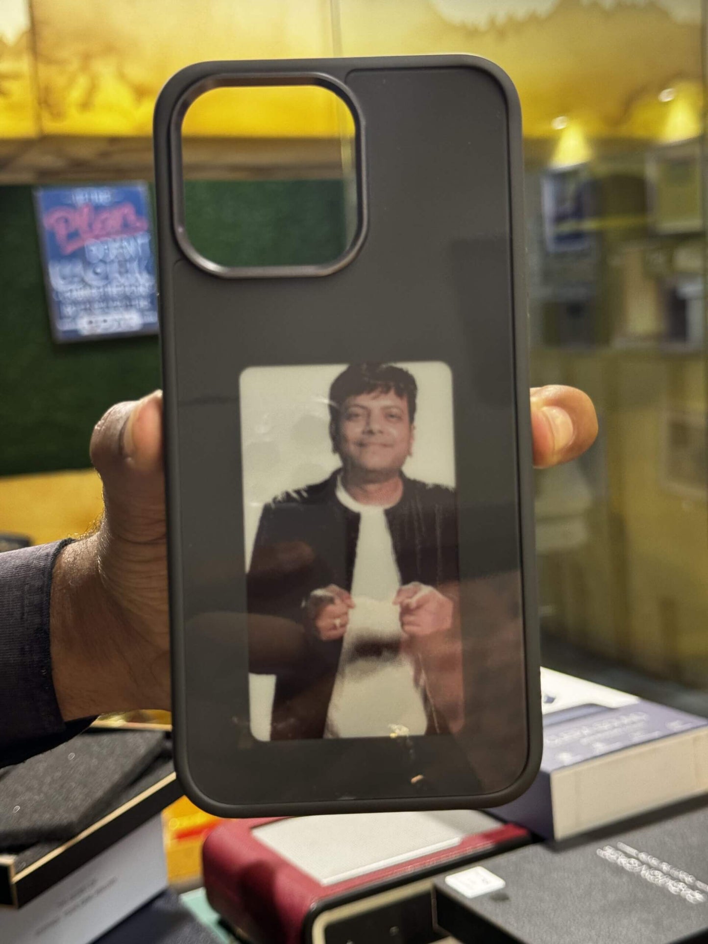 Smart Magic NFC iPhone photo Case - E Ink Technology - iPhone 16 series