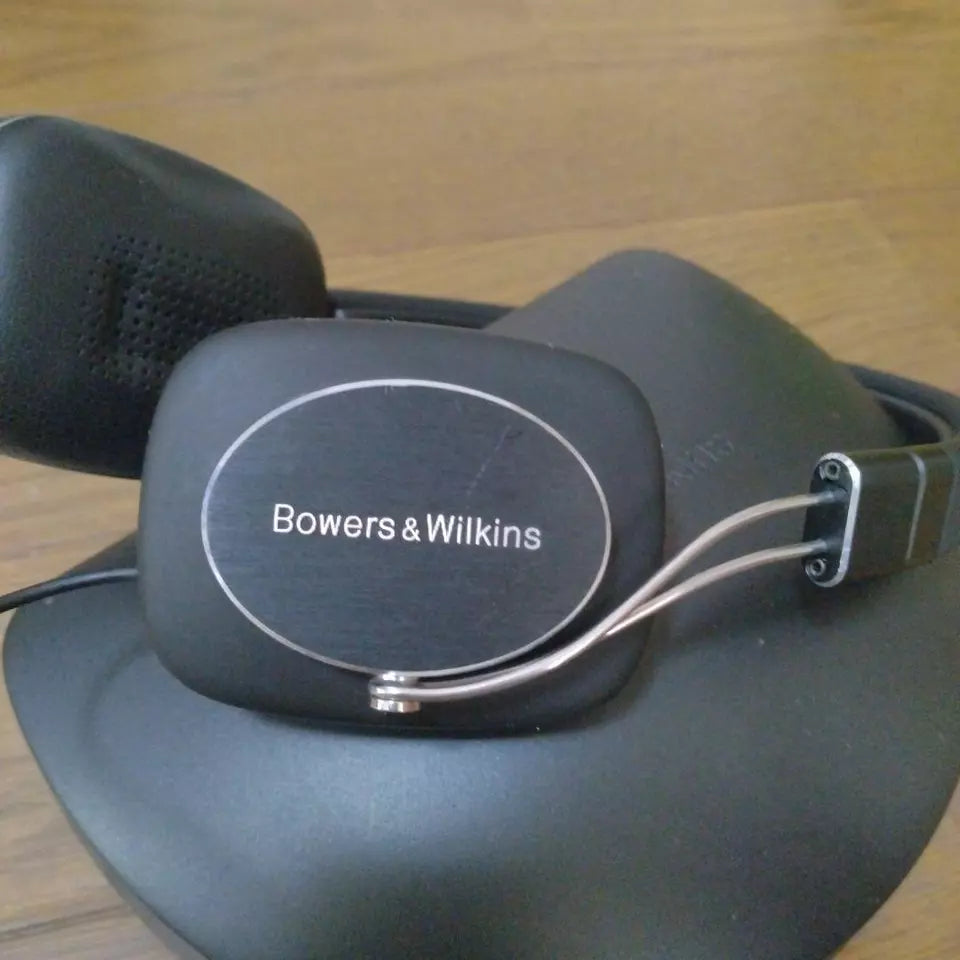 Bowers & Wilkins P3 Series 2 wired Headphones