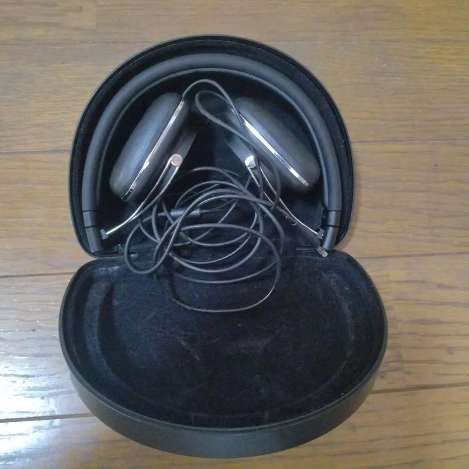 Bowers & Wilkins P3 Series 2 wired Headphones