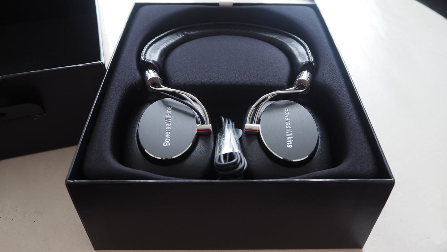 Bowers & Wilkins P5 Series 2 wired Headphones with HiFi Drivers